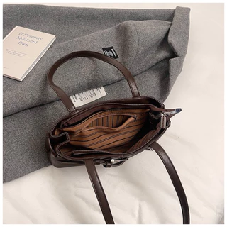 พร้อมส่ง กระเป๋าสะพายข้างกระเป๋าY2K เนื้อผ้า PU