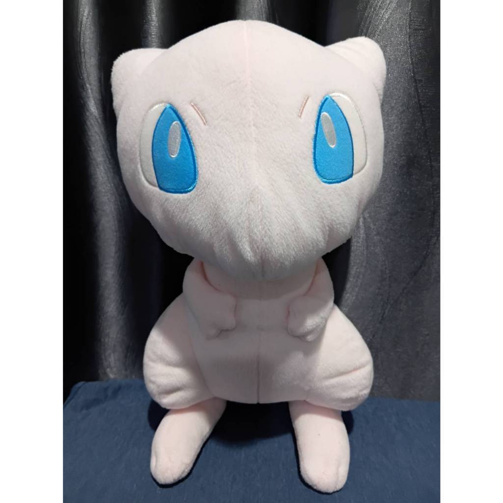 ตุ๊กตาโปเกม่อน POKEMON Mew  ป้ายผ้า BANPRESTO ขนาด 17 นิ้ว