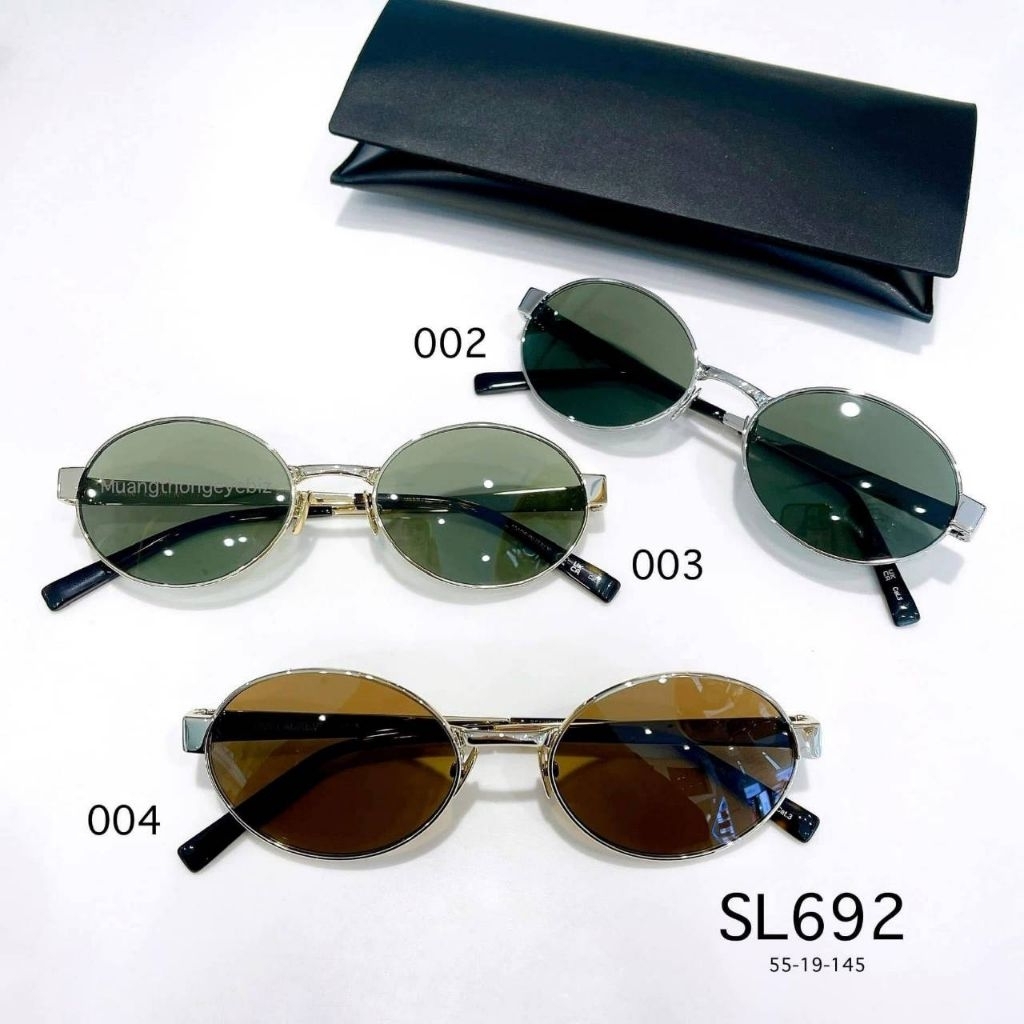 New In ✨ YSL SL692
ทรง Oval ให้อารมณ์ 90s มิกซ์แอนด์แมทช์ได้ทุกลุค คล้าย ๆ ของ Celine ที่ฮิตทั่วเมือ