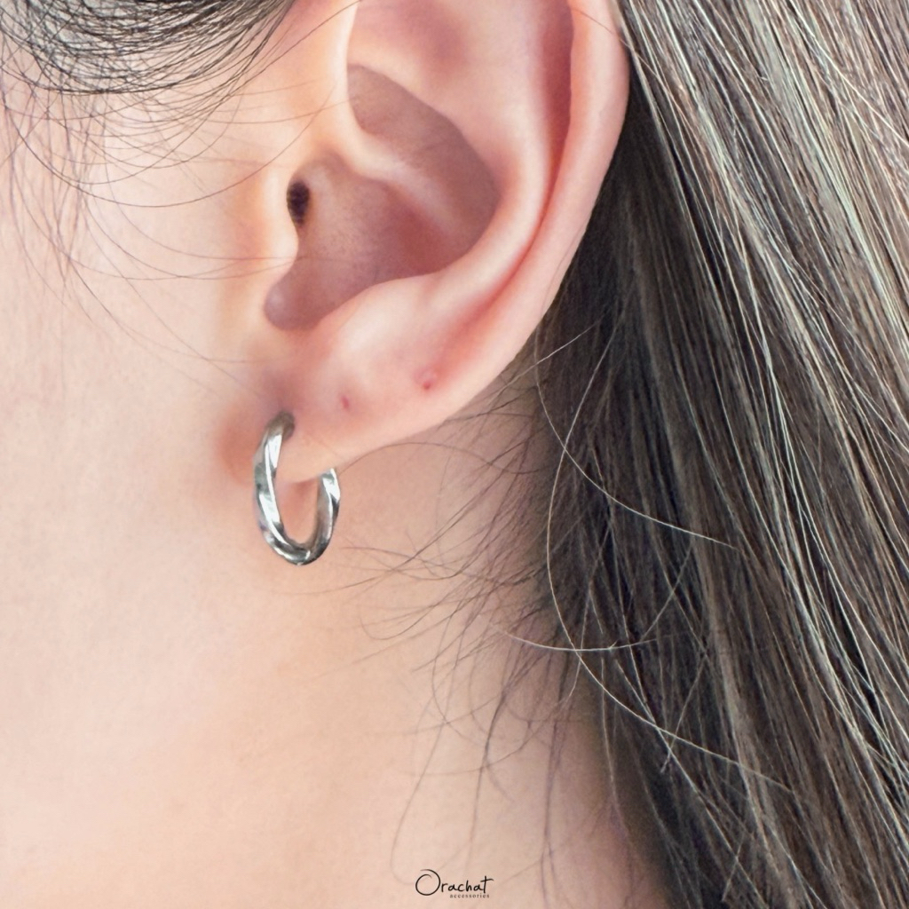 Dana 14k Hoop earrings. (ต่างหูห่วงลายเกรียว ตัวเรือนสแตนเลสสวยทน ใส่ลุยได้เลยไม่ต้องระวังไม่ลอกไม่ดำ) - รูปที่ 3