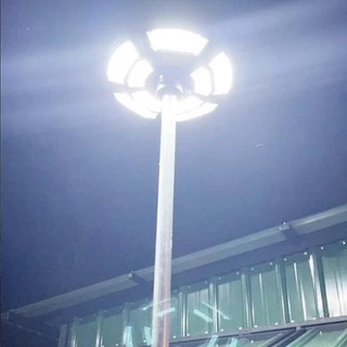 ไฟโซล่าเซลล์ สว่างยันเช้า UFO 100,000w 9ช่องไฟ 750LED. พลังงานแสงอาทิตย์100%