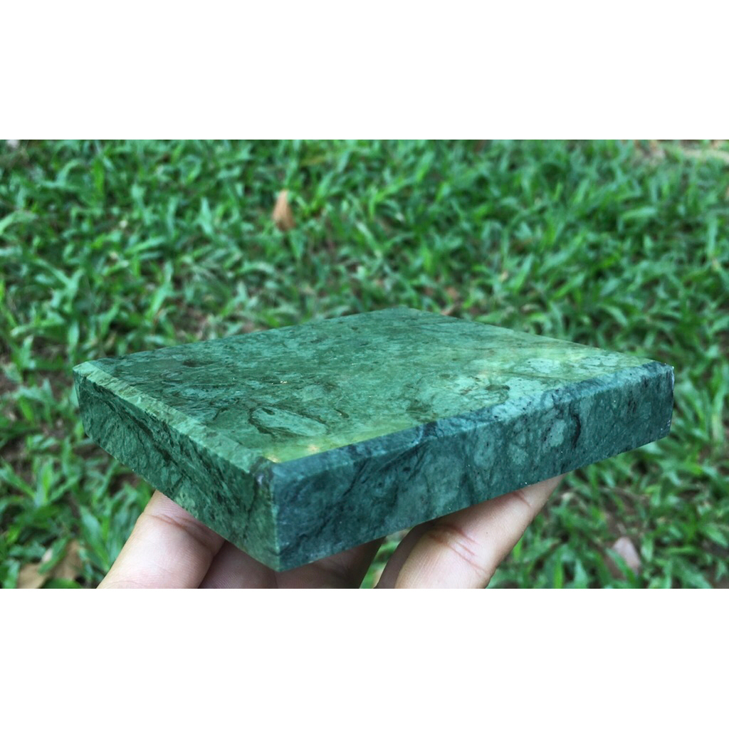 แผ่นหิน ขนาด 10x10 cm. เขียวอิตาลี สีเขียวสดใส สำหรับตกแต่งภายในบ้าน ใช้รองวางแก้ว ทับเอกสารตามต้องการ เพิ่มความโดดเด่น