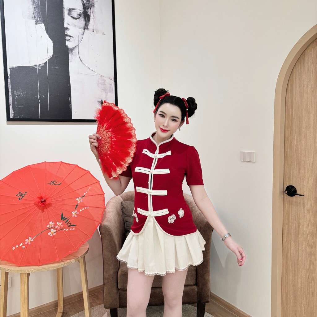 เสื้อตรุษจีน ผ้าวูลเวฟ คอจีนติดกี่เพ้าหน้าผ่าหน้าแต่งกุ้นแต่งดอกไม้ A5935