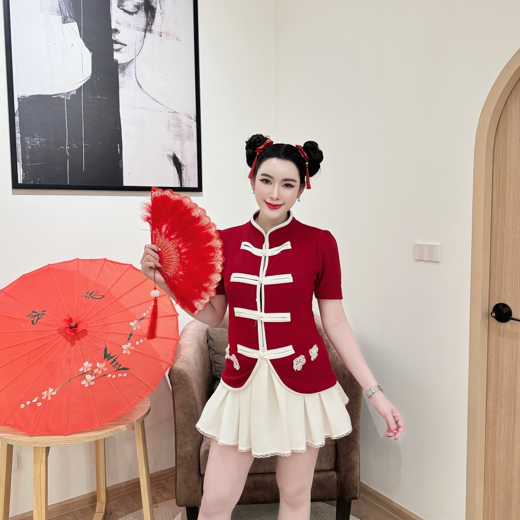 สินค้าพร้อมส่ง เสื้อตรุษจีน ผ้าวูลเวฟ คอจีนติดกี่เพ้าหน้าผ่าหน้าแต่งกุ้นแต่งดอกไม้ A5935