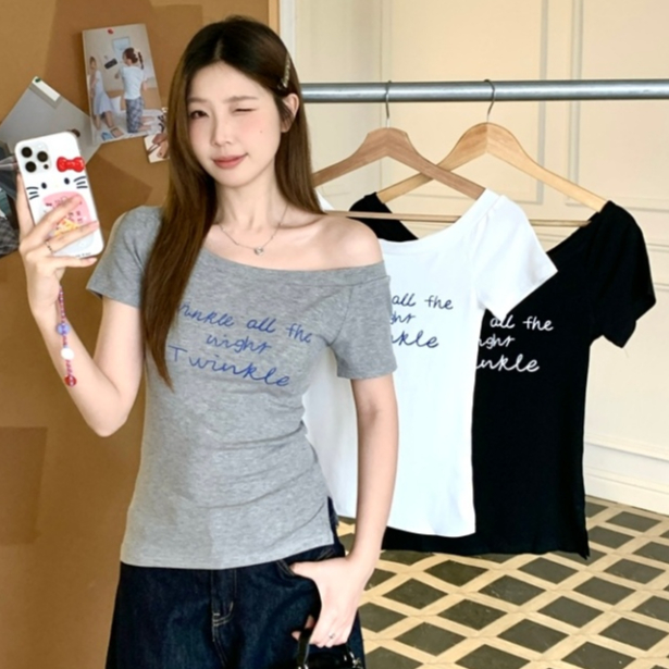 เสื้อยืด เสื้อครอปปาดไหล่ ทรงเข้ารูป ทรงสวยๆ สายหวาน เเมทช์ง่าย #020319