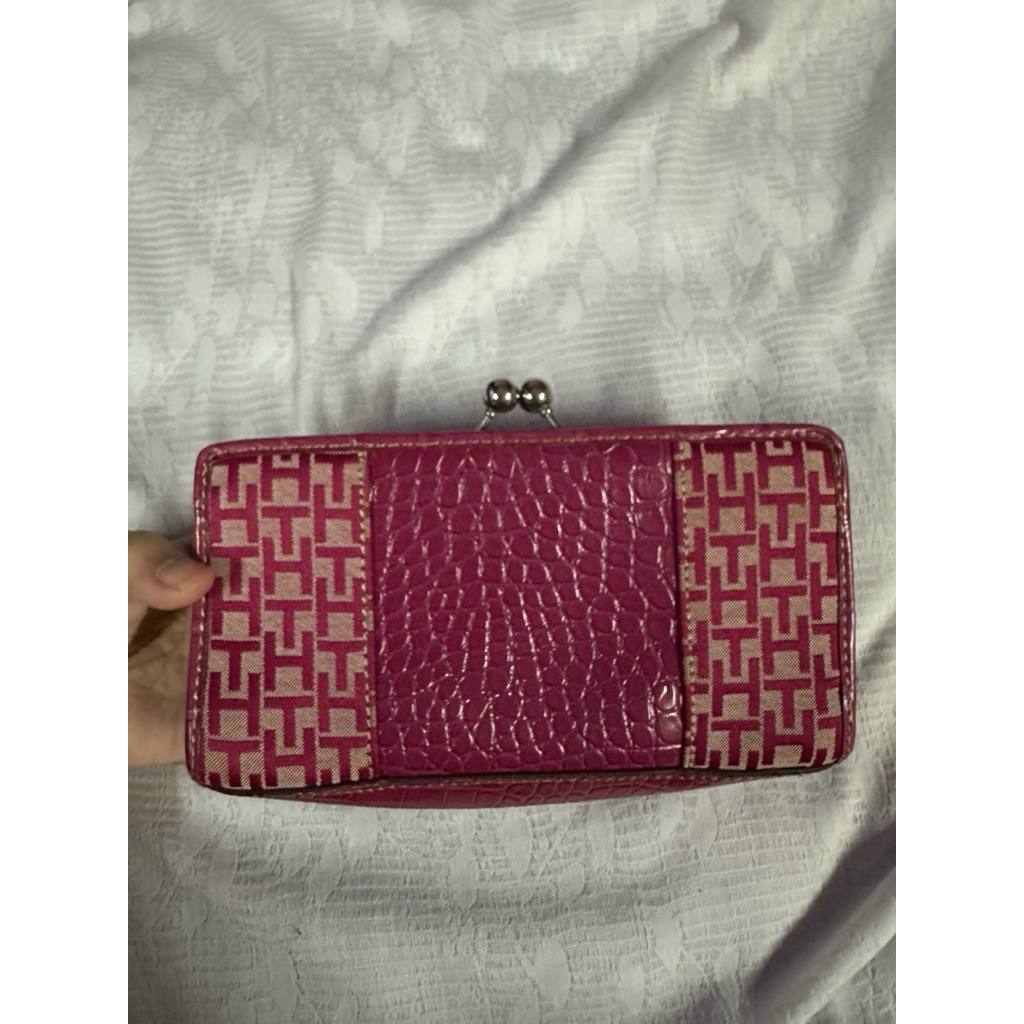 กระเป๋า Tommy Hilfiger