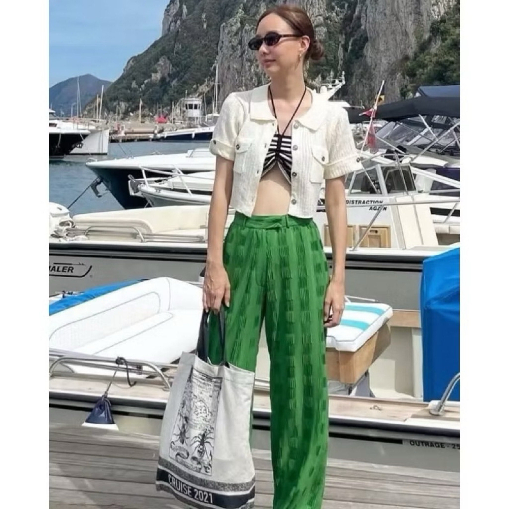 rally movement เสื้อสีครีม