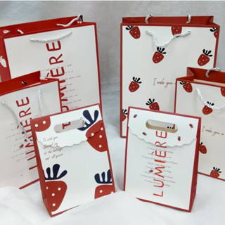 ✅ล้างสต็อค✅ถุงกระดาษ สีขาวแดง ลายสตอเบอรี่่ ถุงใส่ของขวัญ กร…