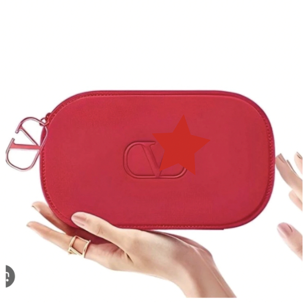 กระเป๋าใส่แปรงแต่หน้า ของแถมจาก Valentino Logo Red Cotton Canvas  Makeup PouchBobbi  Brown Cosmetic 