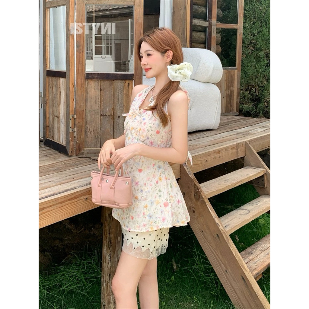 Wendystore182(Rarin Top)เสื้อผูกคล้องคอ ผ้าคอตตอนปักลายดอกไม้