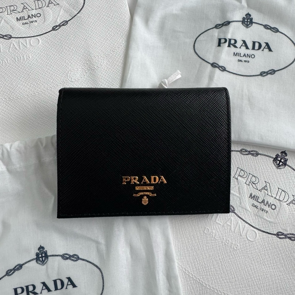 New Prada Bi-Fold Wallet ทักสอบถามก่อนกดสั่งซื้อ