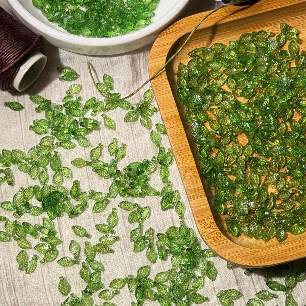 จี้ใบไม้เล็ก จี้ใบไม้จิ๋ว แบบห้อย หลายขนาด 50 ชิ้น diy