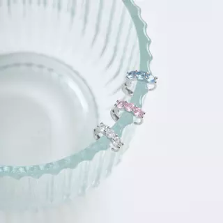 earika.earrings - frostshine hoop ต่างหูห่วงคริสตัลสีสัน มี 3 สี ก้านเงินแท้ชุบทองคำขาว เหมาะสำหรับคนแพ้ง่าย