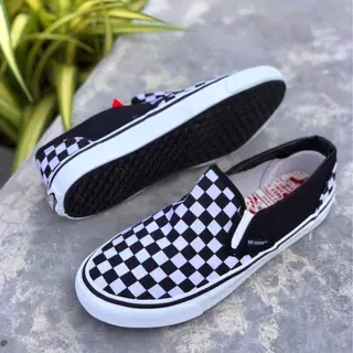 กดสั่งผ่านวิดีโอมีส่วนลด รองเท้าสลิปออน Slip on รองเท้าสวม ผ้าใบใสทำงาน ผ้าใบแฟชั่น ยี่ห้อ Mashare V-8