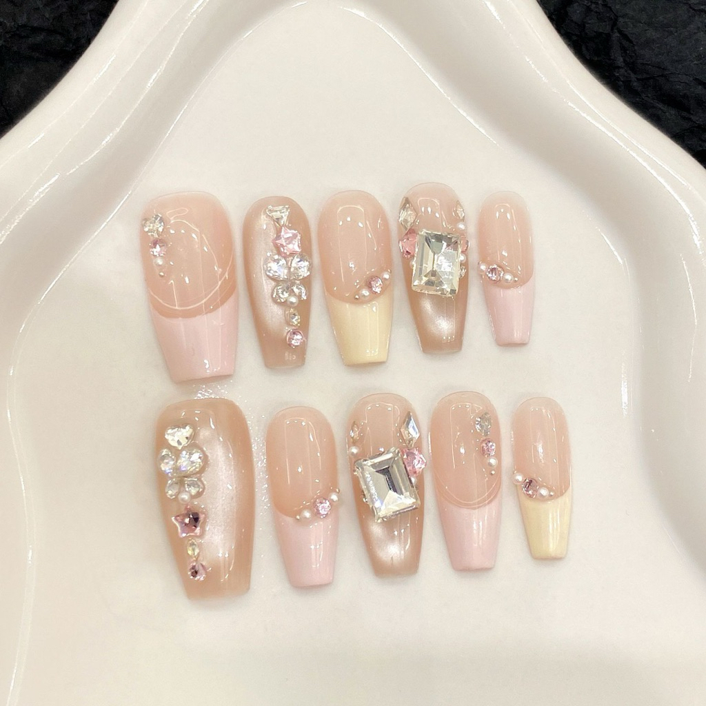 Handmade  A223 เล็บปลอม เล็บเจลแท้ เล็บสีชมพูตาแมวฝรั่งเศสและเพชรสีขาว