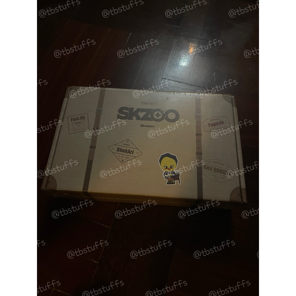 ชุด ตุ๊กตา SKZOO BbokAri PLUSH OUTFIT (Original size) l #LoveSTAY 'SKZ-X' Detective Ver.🕵
