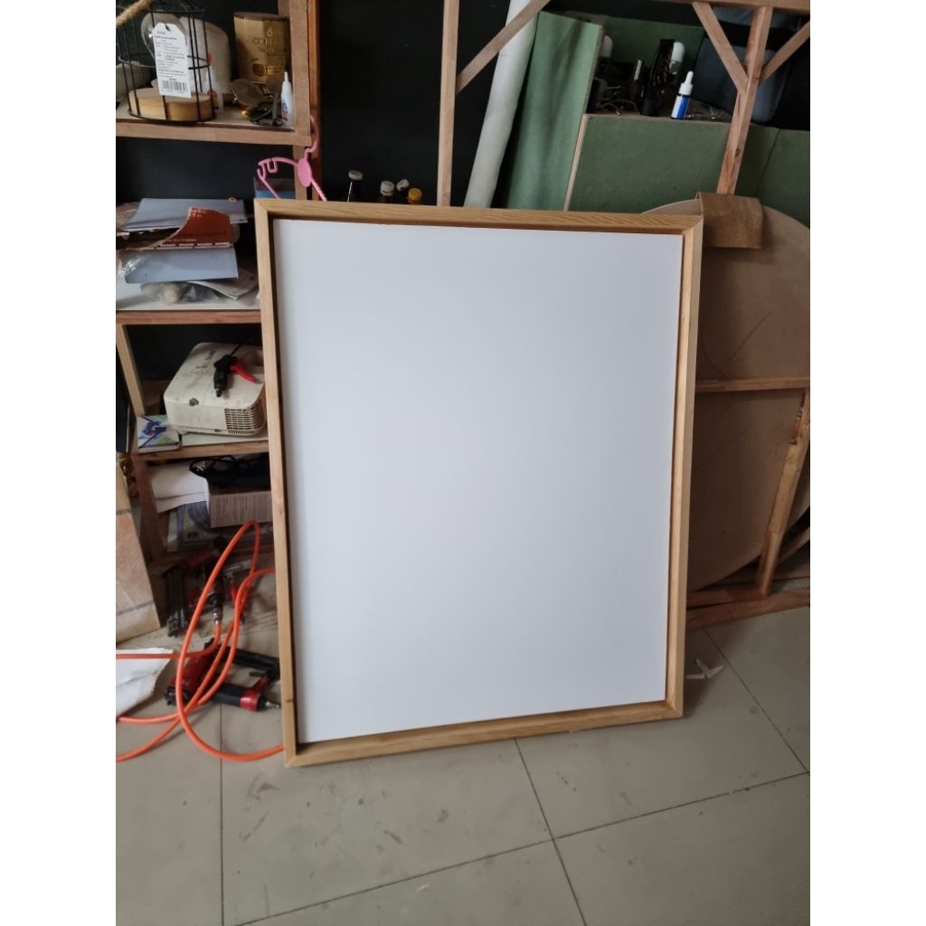 กรอบไม้สนสำหรับใสเฟรมแคนวาส ขนาด30x50 และ 40x60 cm ไม่มีกระจกไม่มีแผ่นหลัง หากต้องการ แจ้งได้ครับ ราคาเพียง300 ,400 บาท