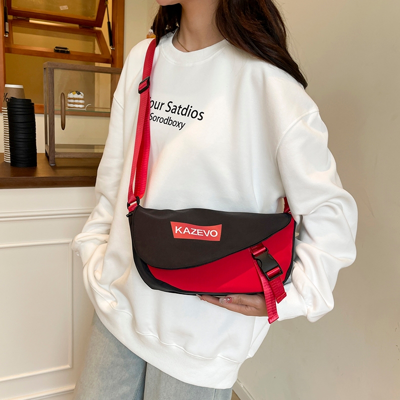 (B-2015)🔥กระเป๋าสะพายข้างสําหรับสตรี สไตส์นี้เท่มาก แฟชั่นมาใหม่รุ่นฮิตมากตอนนี้ กระเป๋าขนาดใหญ่จุของได้เยอะ