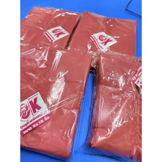 ถุงหูหิ้วสีแดงขนาด 6 × 18 นิ้ว บรรจุ 500 กรัม/ห่อ (ใส่เบียร์ได้ 2 ขวด)