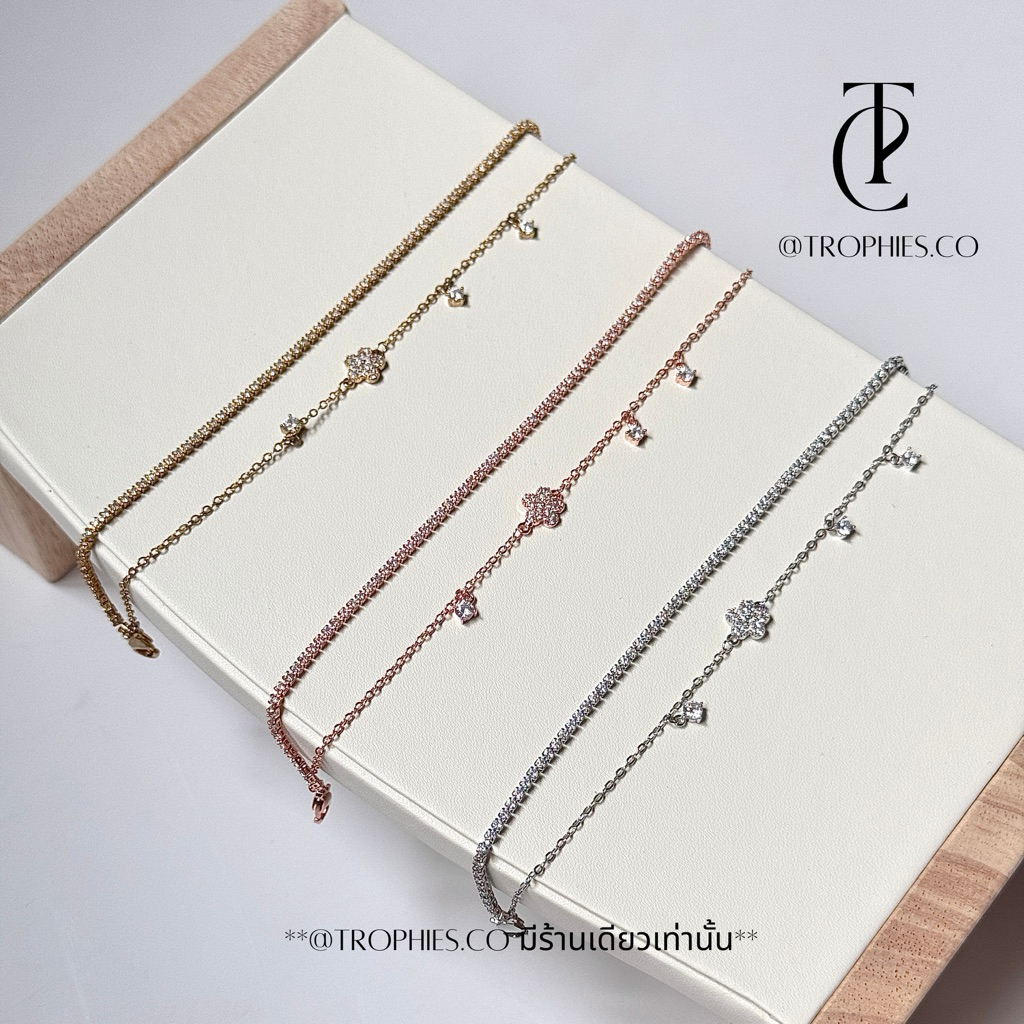 Floral gem bracelet กำไลดอกไม้2เลเยอร์ | @trophies.co