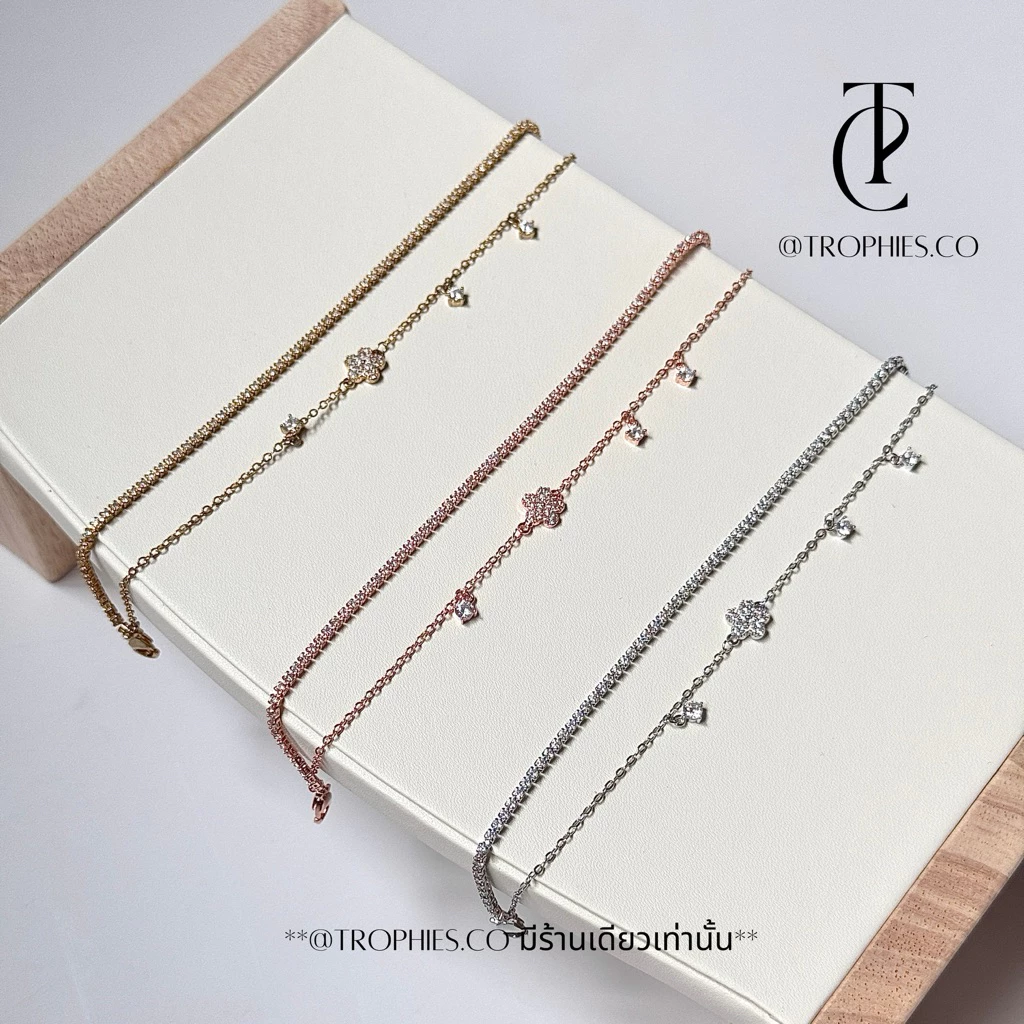 Floral gem bracelet กำไลดอกไม้2เลเยอร์ | @trophies.co