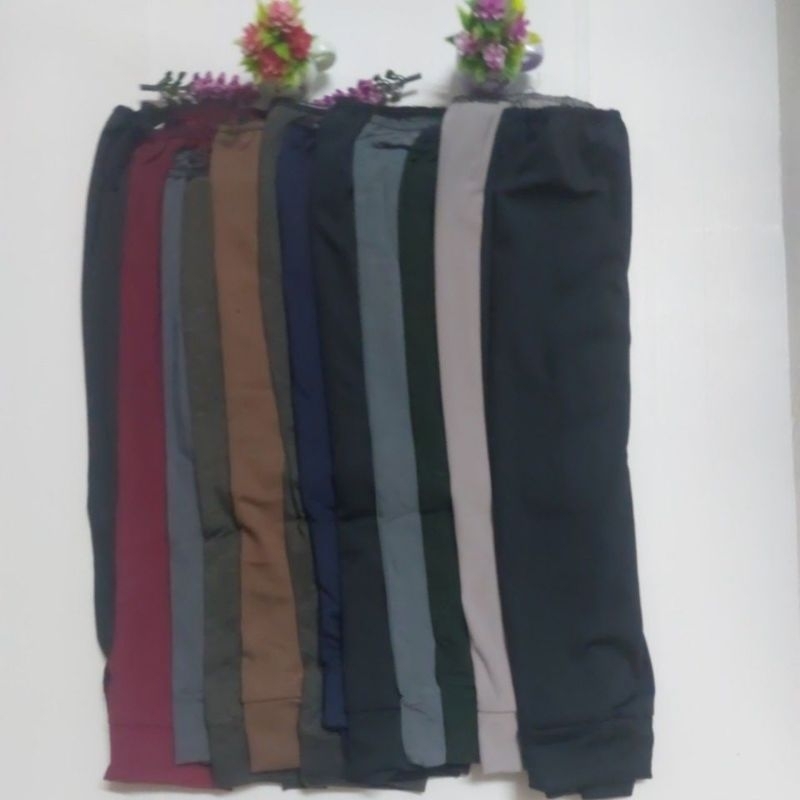 ปลอกแขนเนื้อบางเบา  ไม่คัน ขนาดฟรีไซค์  ราคาโหลล่ะ160บาทค่ะ 12คู่