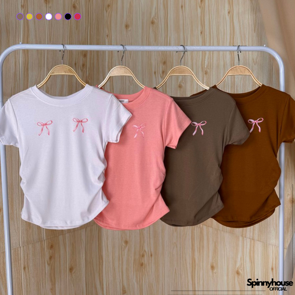 SpinnyHouse เสื้อยืดรัดรูป แต่งย่นข้าง สกรีนลายโบว์ ผ้ายืดเยอะมาก สาวอวบใส่ได้ อก50+ พร้อมส่งจ้า รุ่น จั๊มโบว์สองข้าง