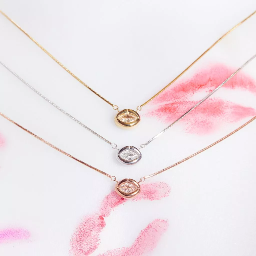 Valichain - Kiss Necklace