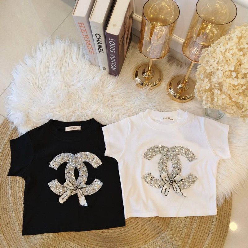 รวมเสื้อครอป คอกลมแขนสั้น ตัวสั้น เนื้อผ้ายืด งานปักโลโก้เบรนด์อลังการผ้ายูนิโคว่ psshop