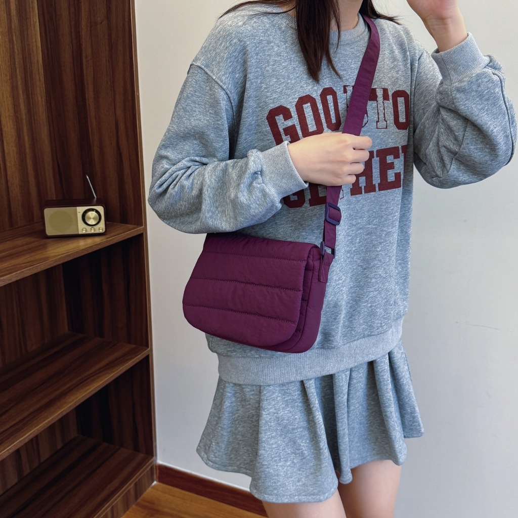 มาใหม่🔥🔥uniqlo มีป้ายห้อยยูนิโคล่ กระเป๋าสพายข้างสำหรับผู้หญิง สไตล์น่ารักๆ สีแบบมินิมอลมินใจ