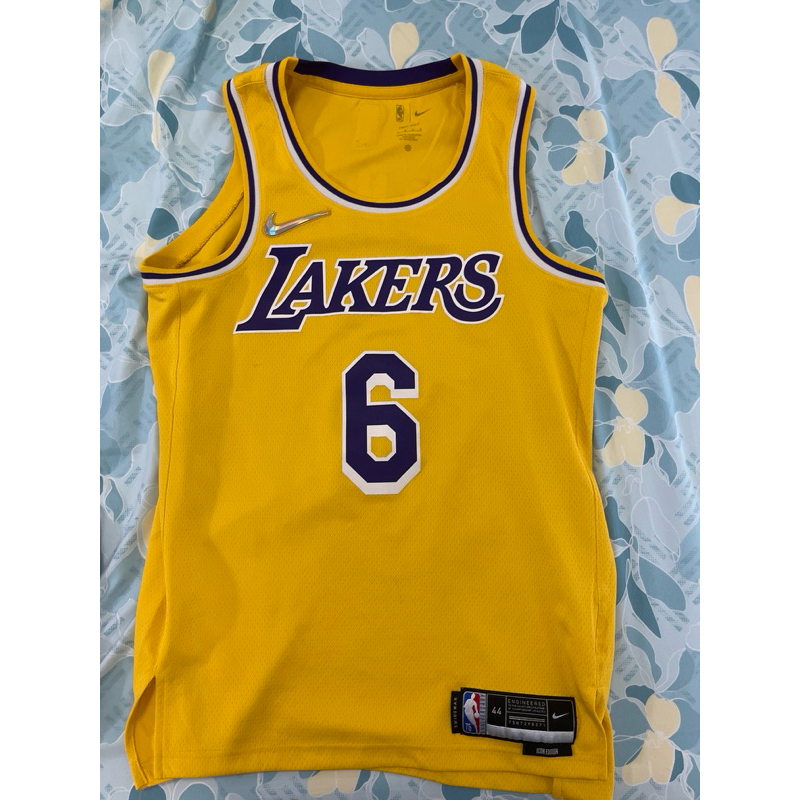 เสื้อบาสLAKERS JAMES 6