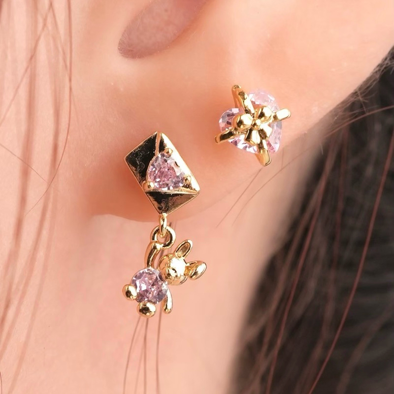 จิวต่างหูเกาหลี More Than Piercing: D064 Rabbit Letter Dangle