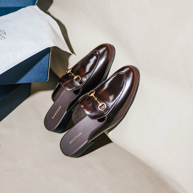 De mont open back burgundy