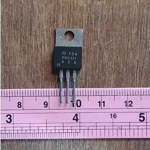 ทรานซิสเตอร์2N6111เป็นPNP