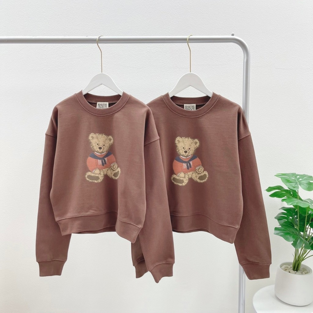 Marithe W Doodle Bear Crop Sweatshirt (Brown)