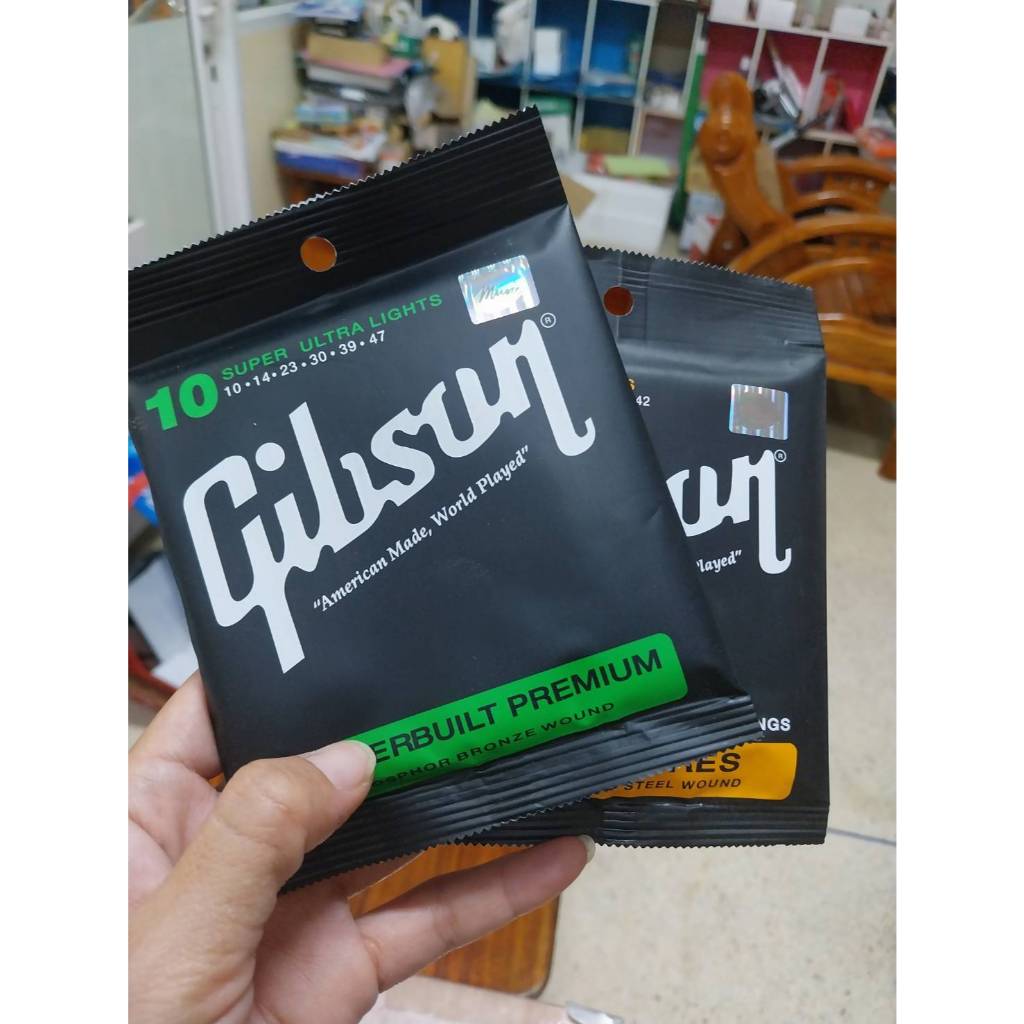สายกีตาร์โปร่ง Gibson เบอร์ 10 และสายกีตาร์ไฟฟ้า Gibson เบอร์ 9 (จำนวน 1 ห่อ)