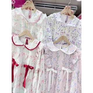 ป้าย Lilly เสื้อผ้าบับเบิ้ลพิมพ์ลายคอบัวแต่งกุ้นสี ระบายข้าง แต่งโบว์ผูกน่ารัก ๆ อก 42 นิ้ว