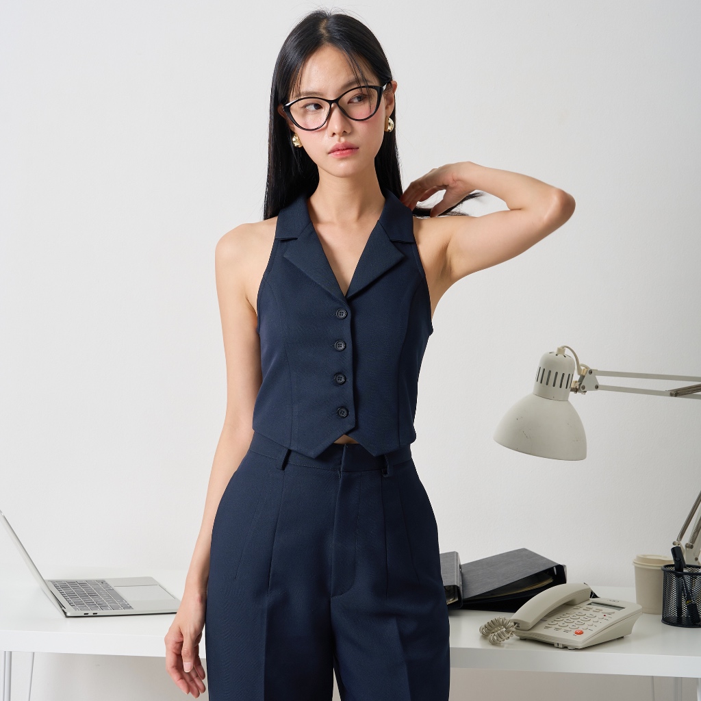 Wearly Apparel - Reform Vest [ เสื้อกั๊กคอปก ]