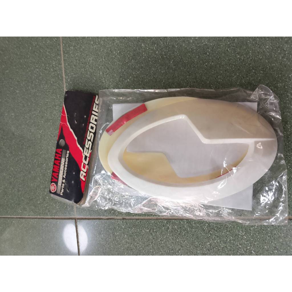 ชุดแต่ง Yamaha ฝาครอบไฟเลี้ยวหลัง Yamaha Fino ตัวคาบู สีขาวแท้