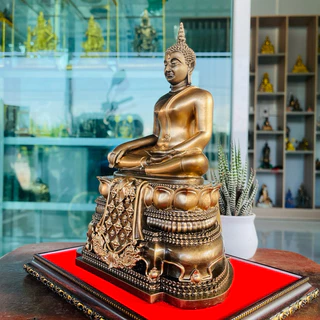 พระพุทธรูปปางมารวิชัย หรือปางชนะมาร เนื้อแร่เหล็กน้ำพี้ ขนาดฐาน7นิ้ว หน้าตัก5นิ้ว สูง10นิ้วแถมฟรีฐานรอง