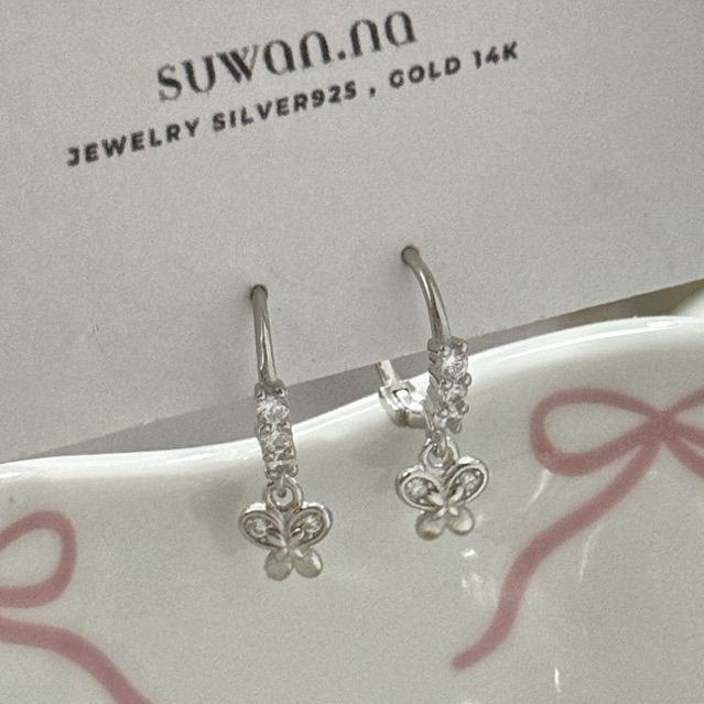 [ได้รับการรับรองเงินแท้] Suwann.na [ราคาต่อคู่] ต่างหูห่วง ต่างหูเงินแท้ ห่วงผีเสื้อเพชรตุ้งติ้ง