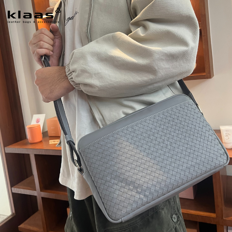 compact messenger bag intrecciato กระเป๋าสะพายหนังแท้ สานมือทั้งใบ แบรนด์ klaas ของแท้