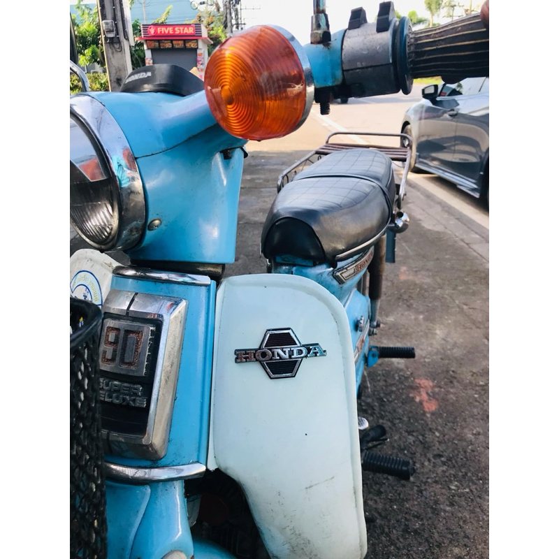 เพจติดบังลม+กิ๊บล็อกบังลมงานเก่า (โลโก้ติดบังลม) ฮอนด้า C70,C50,C65,C90,C90S และตระกูลCทุกรุ่น งานเก่า ทรงลูกเต๋า