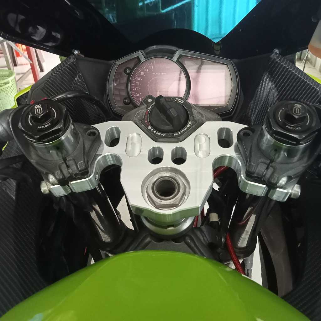 แผงคอNINJA400 HG KEYLESS  WM RACING