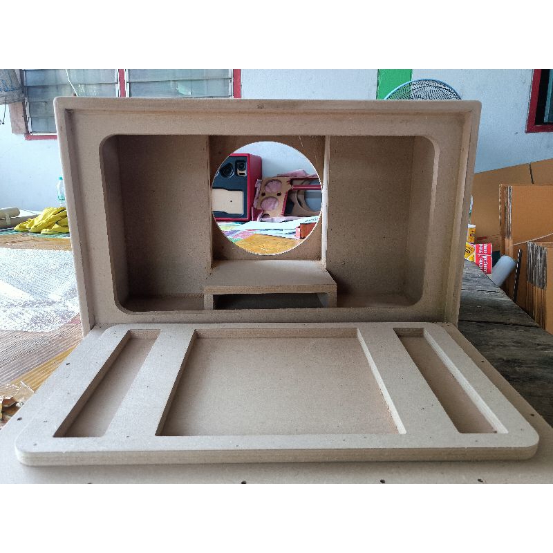 ตู้ลำโพง DIY ขนาดซับ 10 นิ้ว หน้าเปิด กลาง 4นิ้ว 4 ดอก แหม 2 นิ้ว 2ดอก ผลิตจากไม้ MDF หนา 15 มิล