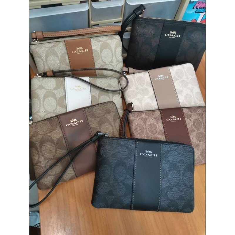 Coach กระเป๋าคล้องมือ 1 zip S (เลือกสีด้านใน)