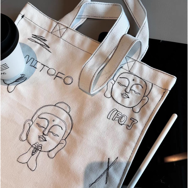 (ใช้โค้ดลด 30%ได้) กระเป๋าผ้าแคนวาสลายเส้น หลวงเจ้ กระเป๋าเทศน์ดี ของแท้จาก official