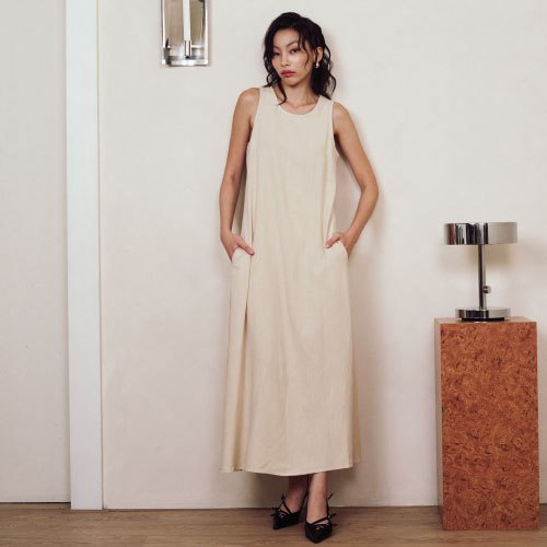 Vienna Long Dress เบสิคเดรสยาว