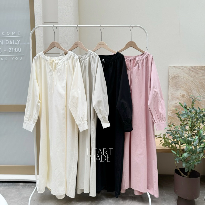Molly Minidress (มินิเดรสสีพื้น ผ้าคอตตอนลายริ้วในตัวเนื้อผ้า กระดุมยาวคอจีน)