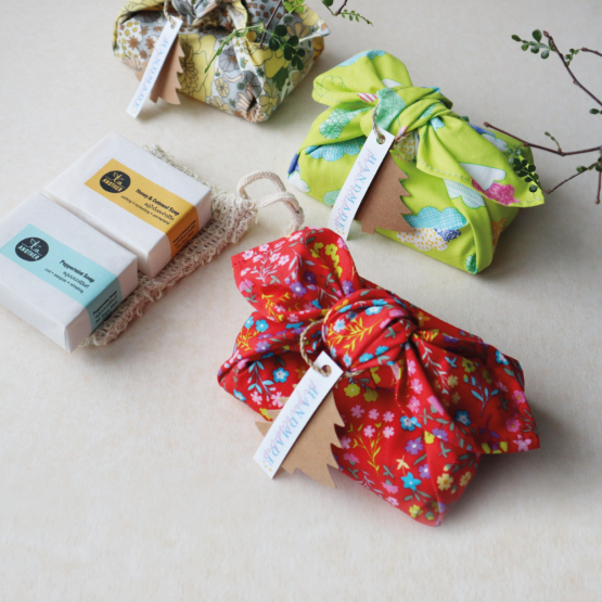 ชุดของขวัญ no.2 HANDMADE for your blissfulness *เลือกสบู่ในกล่องข้อความนะคะ*